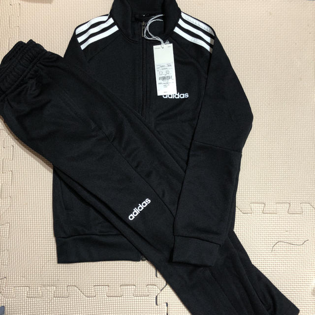 新品　adidas ジャージ130サイズ