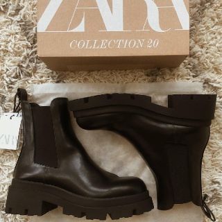 ザラ(ZARA)のZara 今期トラックソール付きローヒールアンクルブーツ(ブーツ)