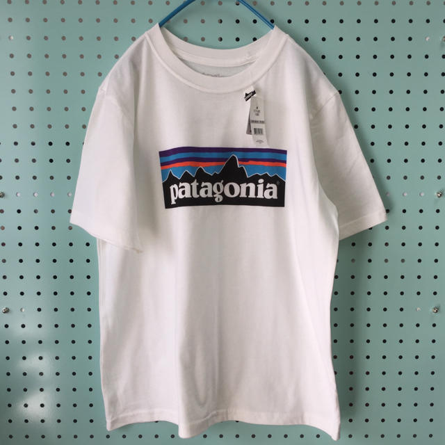 patagonia(パタゴニア)の新品 未使用品  Patagonia  パタゴニア  半袖Tシャツ キッズ/ベビー/マタニティのキッズ服男の子用(90cm~)(Tシャツ/カットソー)の商品写真