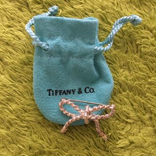 ティファニー(Tiffany & Co.)の美品　Tiffany ブローチ　リボン　ティファニー(ブローチ/コサージュ)