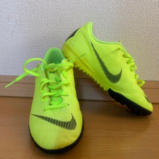 ナイキ(NIKE)のNIKEトレーニングシューズ　21.5㌢(シューズ)