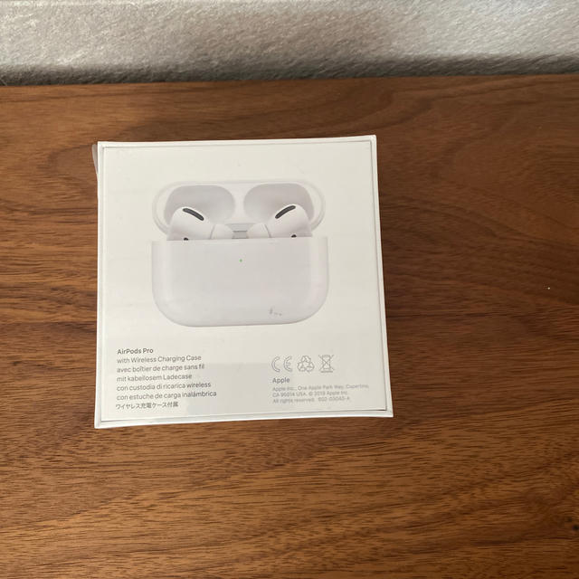 Apple(アップル)のAirPods Pro 国内正規品、保証未開始 スマホ/家電/カメラのオーディオ機器(ヘッドフォン/イヤフォン)の商品写真