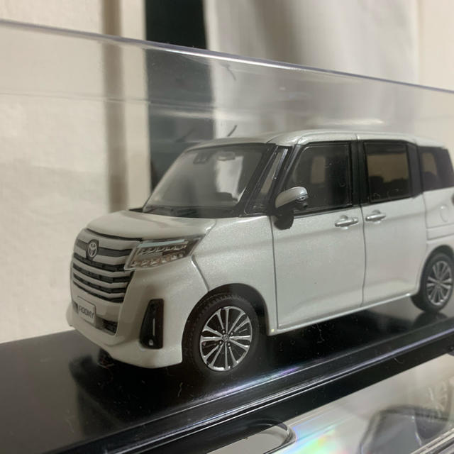 トヨタ　ルーミーROOMY　1/30色見本ミニカー【店頭展示用】 パールホワイト