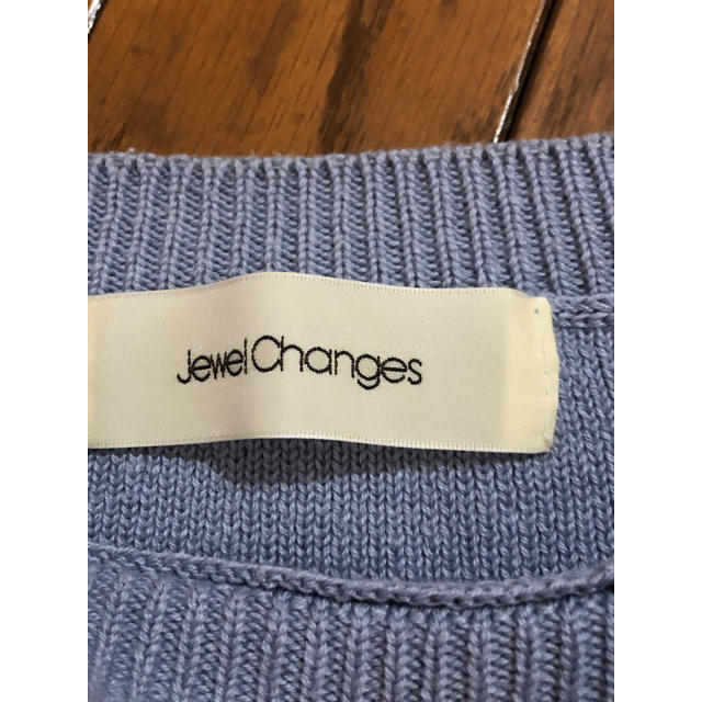 Jewel Changes(ジュエルチェンジズ)の超美品JewelChangesエメルリファインズ春ニットペプラムトップスブルー レディースのトップス(ニット/セーター)の商品写真