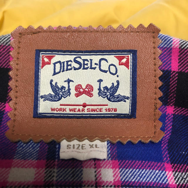 DIESEL(ディーゼル)のDIESEL ダウンベスト　XL 秋もの メンズのジャケット/アウター(ダウンベスト)の商品写真