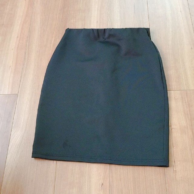 EMODA(エモダ)のEMODA  黒  タイトスカート  膝上〜ミニ レディースのスカート(ひざ丈スカート)の商品写真