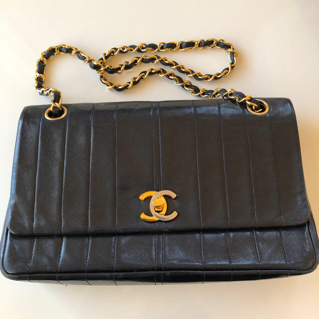 CHANEL(シャネル)のCHANEL シャネル　マトラッセ　値下げしました。 レディースのバッグ(ショルダーバッグ)の商品写真