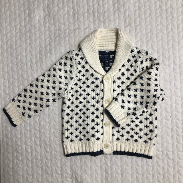 babyGAP(ベビーギャップ)のニットカーディガン　80センチ キッズ/ベビー/マタニティのベビー服(~85cm)(ニット/セーター)の商品写真