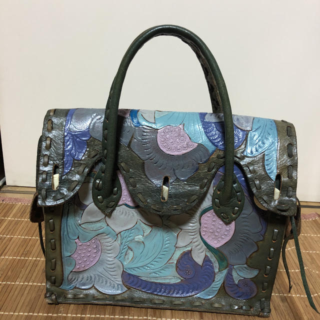 新しいコレクション GRACE グレースコンチネンタル カービングバック