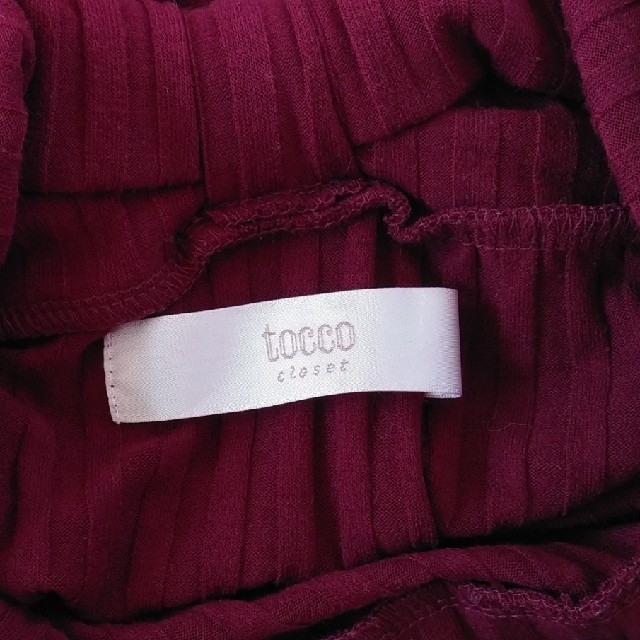 tocco(トッコ)の値下げしました！tocco オフショルトップス　バックリボン レディースのトップス(ニット/セーター)の商品写真
