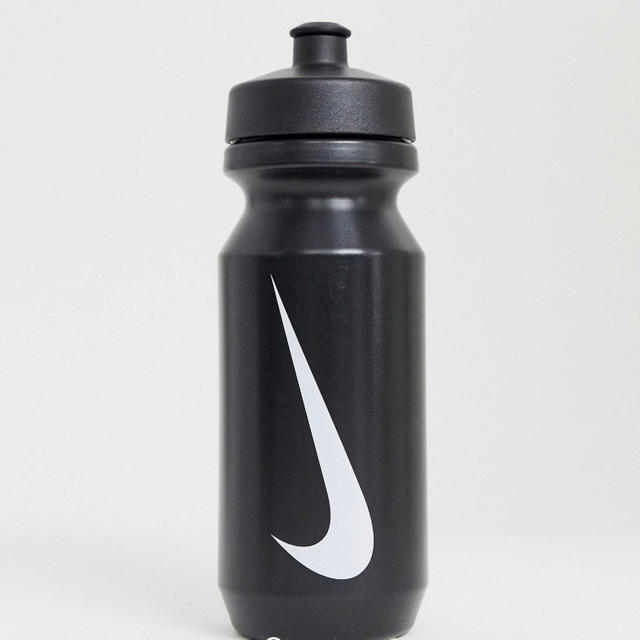 NIKE(ナイキ)のNIKE ビックマウスウォーターボトル　スウッシュ　ブラック×ホワイト625ml メンズの靴/シューズ(スニーカー)の商品写真