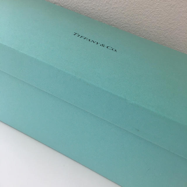 Tiffany & Co.(ティファニー)のお値下げ　新品　ティファニー ブルーボウ　マグカップペア　 インテリア/住まい/日用品のキッチン/食器(グラス/カップ)の商品写真