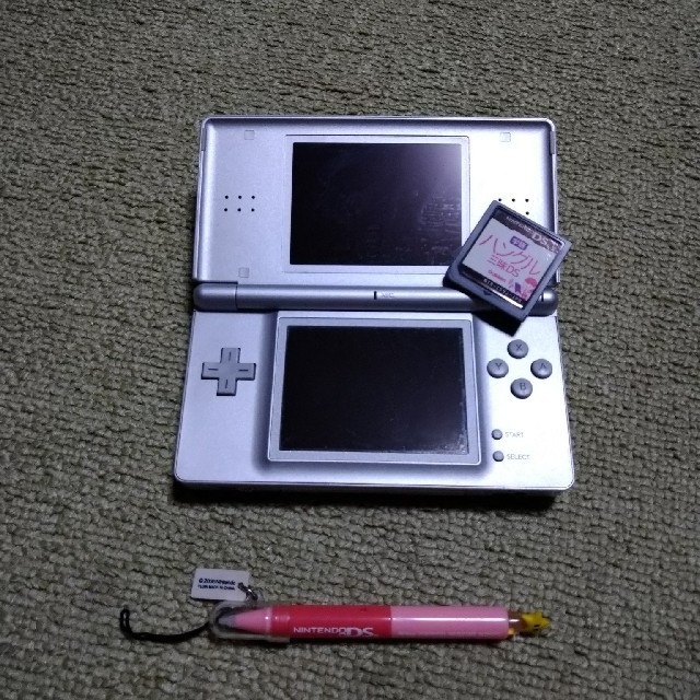 ニンテンドーDS(ニンテンドーDS)の【ジャンク】ニンテンドーDS Lite＆ハングル三昧　シルバー【充電器無し】 エンタメ/ホビーのゲームソフト/ゲーム機本体(携帯用ゲーム機本体)の商品写真