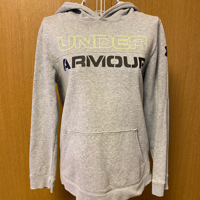 UNDER ARMOUR(アンダーアーマー)のアンダーアーマー　パーカー　160cm キッズ/ベビー/マタニティのキッズ服男の子用(90cm~)(ジャケット/上着)の商品写真