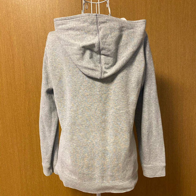 UNDER ARMOUR(アンダーアーマー)のアンダーアーマー　パーカー　160cm キッズ/ベビー/マタニティのキッズ服男の子用(90cm~)(ジャケット/上着)の商品写真