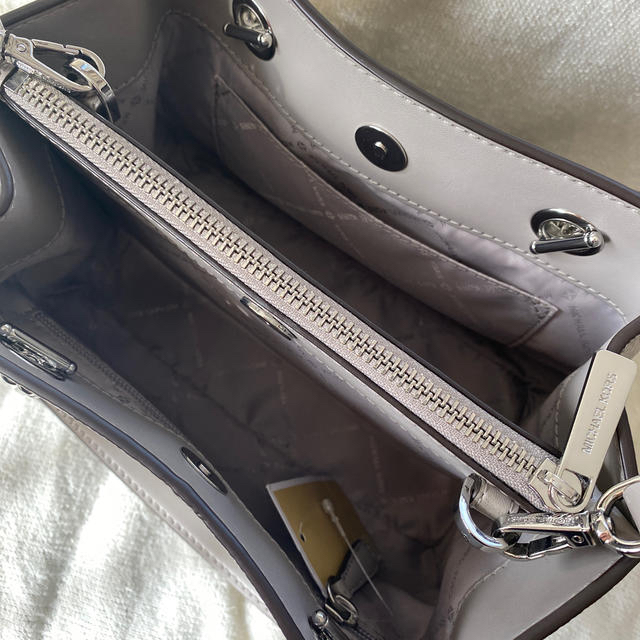 Michael Kors(マイケルコース)のMICHAEL KORS  ショルダーバッグ レディースのバッグ(ショルダーバッグ)の商品写真