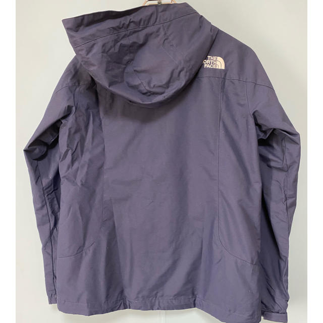 THE NORTH FACE(ザノースフェイス)のNORTH FACE ノースフェイス　ナイロンパーカー　ネイビー レディースのジャケット/アウター(ナイロンジャケット)の商品写真