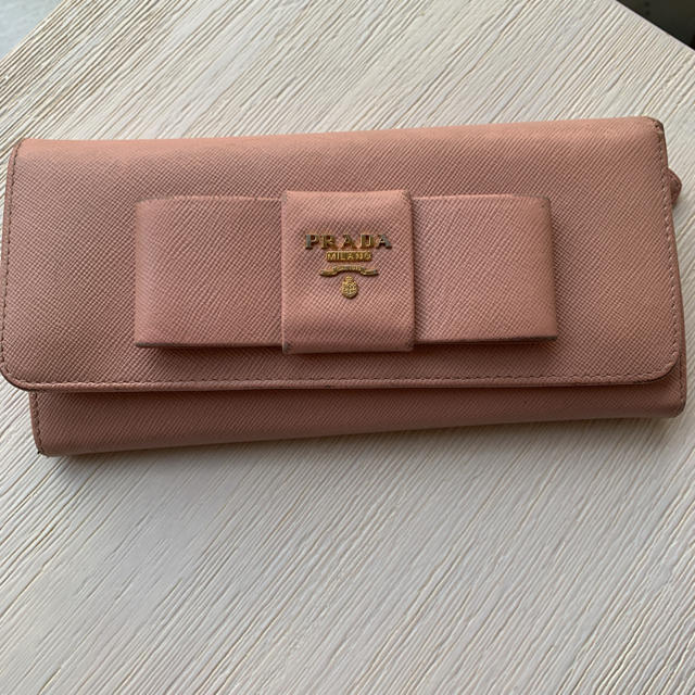 PRADA 長財布