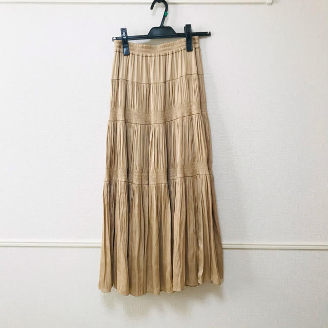 GRACE CONTINENTAL(グレースコンチネンタル)のシャーリングティアードスカート レディースのスカート(ロングスカート)の商品写真