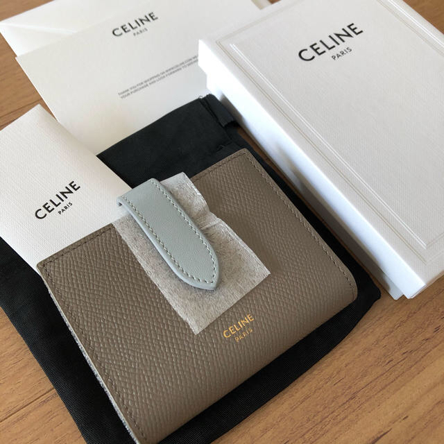 CELINE 新作AW スモールストラップウォレット