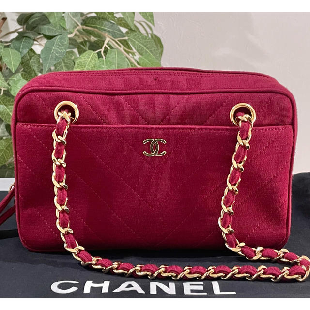 CHANEL - シャネル シェブロン チェーンショルダーの通販 by やすべえ｜シャネルならラクマ