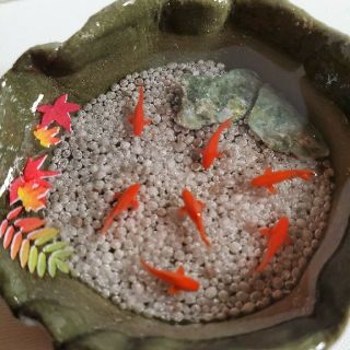 ミニチュア金魚　秋　落ち葉(ミニチュア)