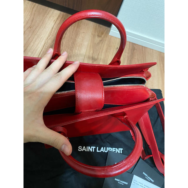 Saint Laurent(サンローラン)のサンローラン ミディアムJaneカーブレザートート レディースのバッグ(トートバッグ)の商品写真