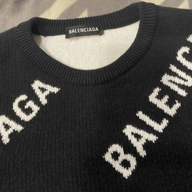 Balenciaga(バレンシアガ)のバレンシアガ　プールオーバー　ロゴ入り　二っと　セーター レディースのトップス(ニット/セーター)の商品写真