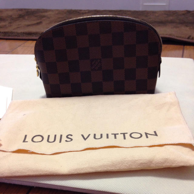 LOUIS VUITTON(ルイヴィトン)のルイヴィトン ダミエ化粧ポーチ正規品！ コスメ/美容のコスメ/美容 その他(その他)の商品写真