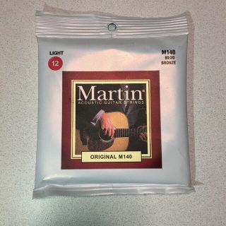 マーティン(Martin)のMartin マーチン　M140 弦　1セット　新品未使用　復刻版パッケージ(弦)