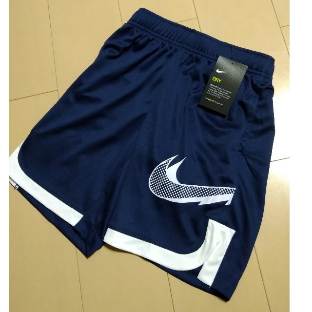 NIKE(ナイキ)の☆新品☆ナイキ150　上下セットアップ！NIKE キッズ/ベビー/マタニティのキッズ服男の子用(90cm~)(Tシャツ/カットソー)の商品写真