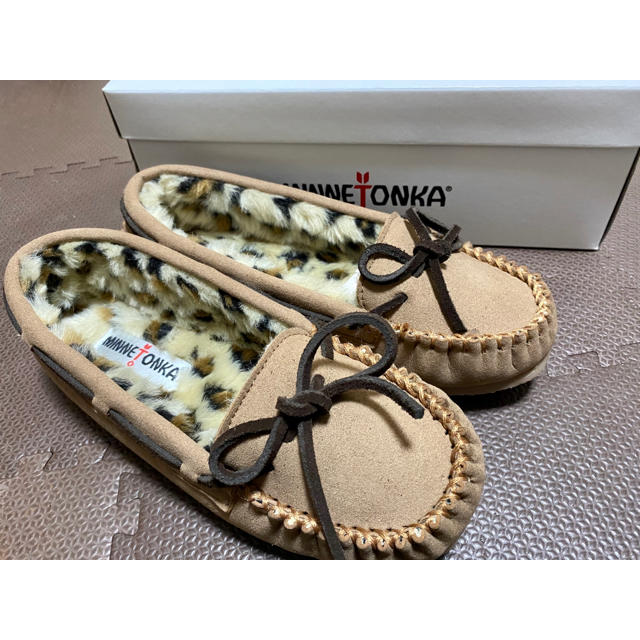 Sonny Label(サニーレーベル)の未使用！MINNETONKA KIMMY サイズ8 レディースの靴/シューズ(スリッポン/モカシン)の商品写真