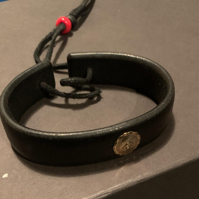 金メタル付きレザーブレス 金メタル付きレザーブレス