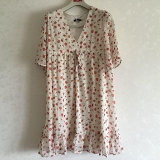 イング(INGNI)のイング　INGNI　花柄シフォンチュニック　オフホワイト(チュニック)