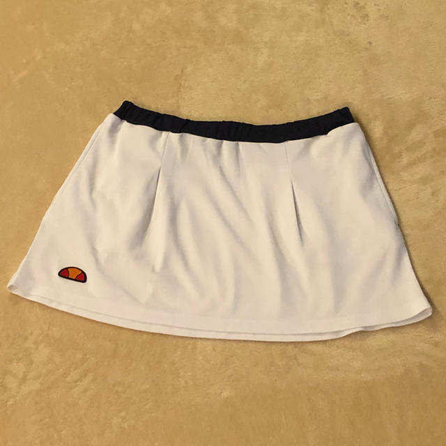 ellesse(エレッセ)のエレッセ　テニススコート　Ｌサイズ スポーツ/アウトドアのテニス(ウェア)の商品写真