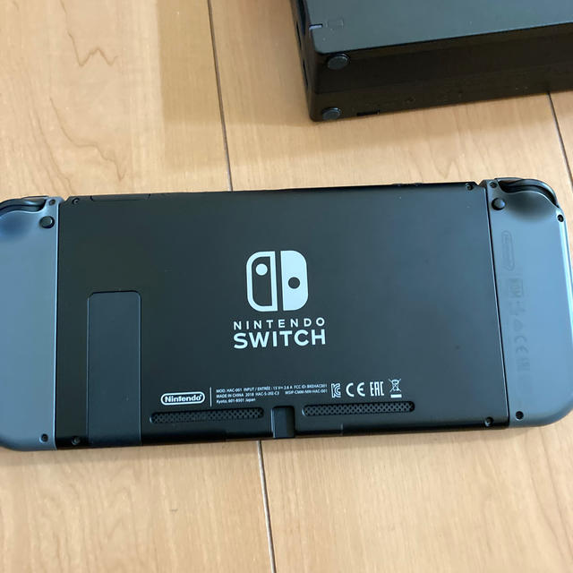 Nintendo Switch(ニンテンドースイッチ)の斎藤健太様専用スイッチJOY-CON(L) (R)中古品 動作確認済  エンタメ/ホビーのゲームソフト/ゲーム機本体(携帯用ゲーム機本体)の商品写真