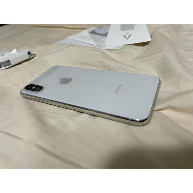 iPhone(アイフォーン)のiPhoneX 256GB ホワイト スマホ/家電/カメラのスマートフォン/携帯電話(スマートフォン本体)の商品写真