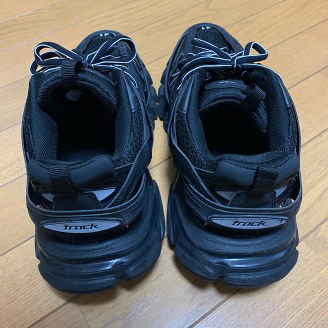 BALENCIAGA track 41