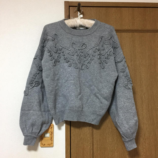 TAPE EMBROIDERY KNIT TOPS 2