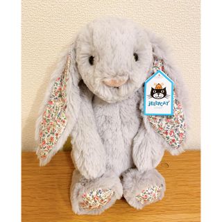 ファミリア(familiar)のジェリーキャット  jellycat ブロッサム　シルバーバニー　Mサイズ　⑥(ぬいぐるみ)