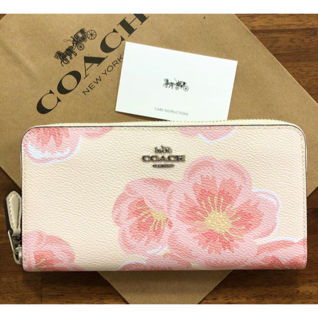 【2020年日本限定☆COACH】完売品！入手困難！新品！　花柄　桜　サクラ | フリマアプリ ラクマ