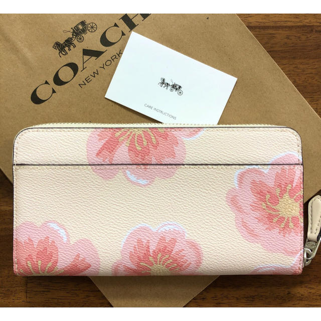 新品♡coach コーチ シグネチャー さくら かわいい 長財布-