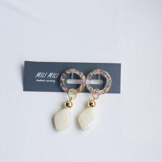 [SALE]樹脂イヤリング　E2-55(イヤリング)