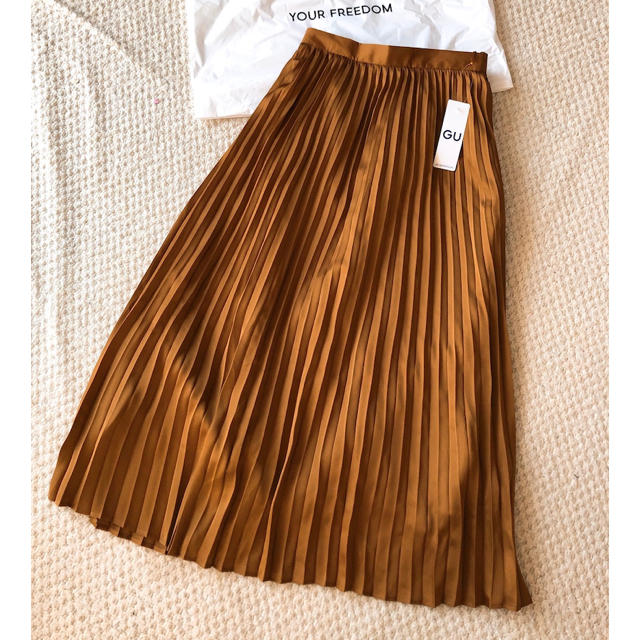 GU(ジーユー)のGU プリーツロングスカート プリーツスカート ブラウン レディースのスカート(ロングスカート)の商品写真