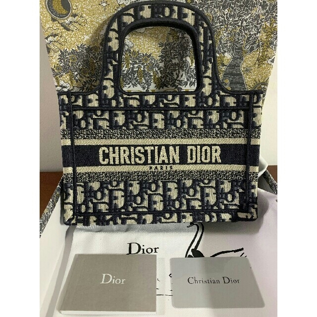 Christian Dior(クリスチャンディオール)の新品DIOR BOOK TOTE ブックトート オブリーク スモール バッグ レディースのバッグ(トートバッグ)の商品写真