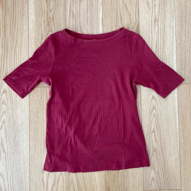 UNIQLO(ユニクロ)のユニクロ　ボートネック　リブ編み風　五部袖Tシャツ　サイズL 赤系 レディースのトップス(Tシャツ(長袖/七分))の商品写真