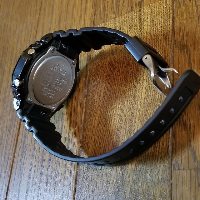 G-SHOCK(ジーショック)のジーショック　ga2100メタルベゼルカスタムと本体 メンズの時計(腕時計(アナログ))の商品写真