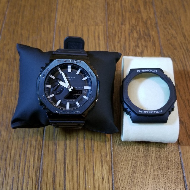 G-SHOCK(ジーショック)のジーショック　ga2100メタルベゼルカスタムと本体 メンズの時計(腕時計(アナログ))の商品写真