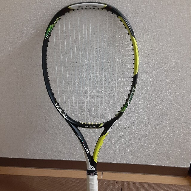 YONEX(ヨネックス)のYONEX　e-zone g1 100inch 300g スポーツ/アウトドアのテニス(ラケット)の商品写真