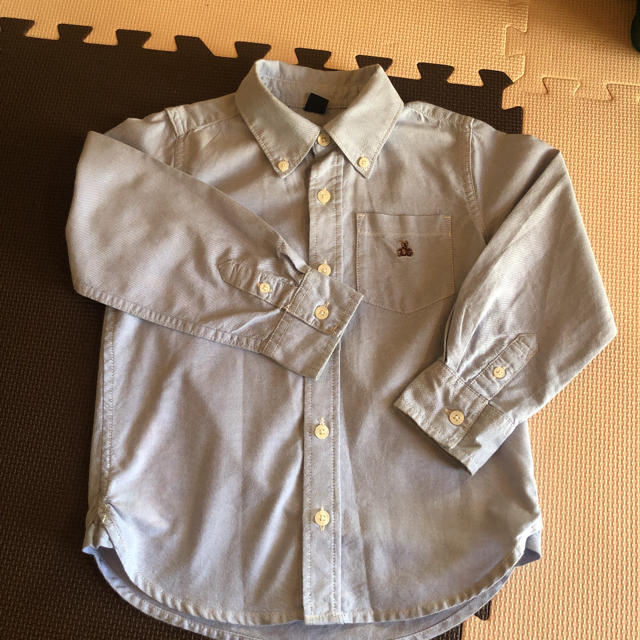 babyGAP(ベビーギャップ)の【ミルミル様専用】デニム地シャツ　水色　110 キッズ/ベビー/マタニティのキッズ服男の子用(90cm~)(ブラウス)の商品写真